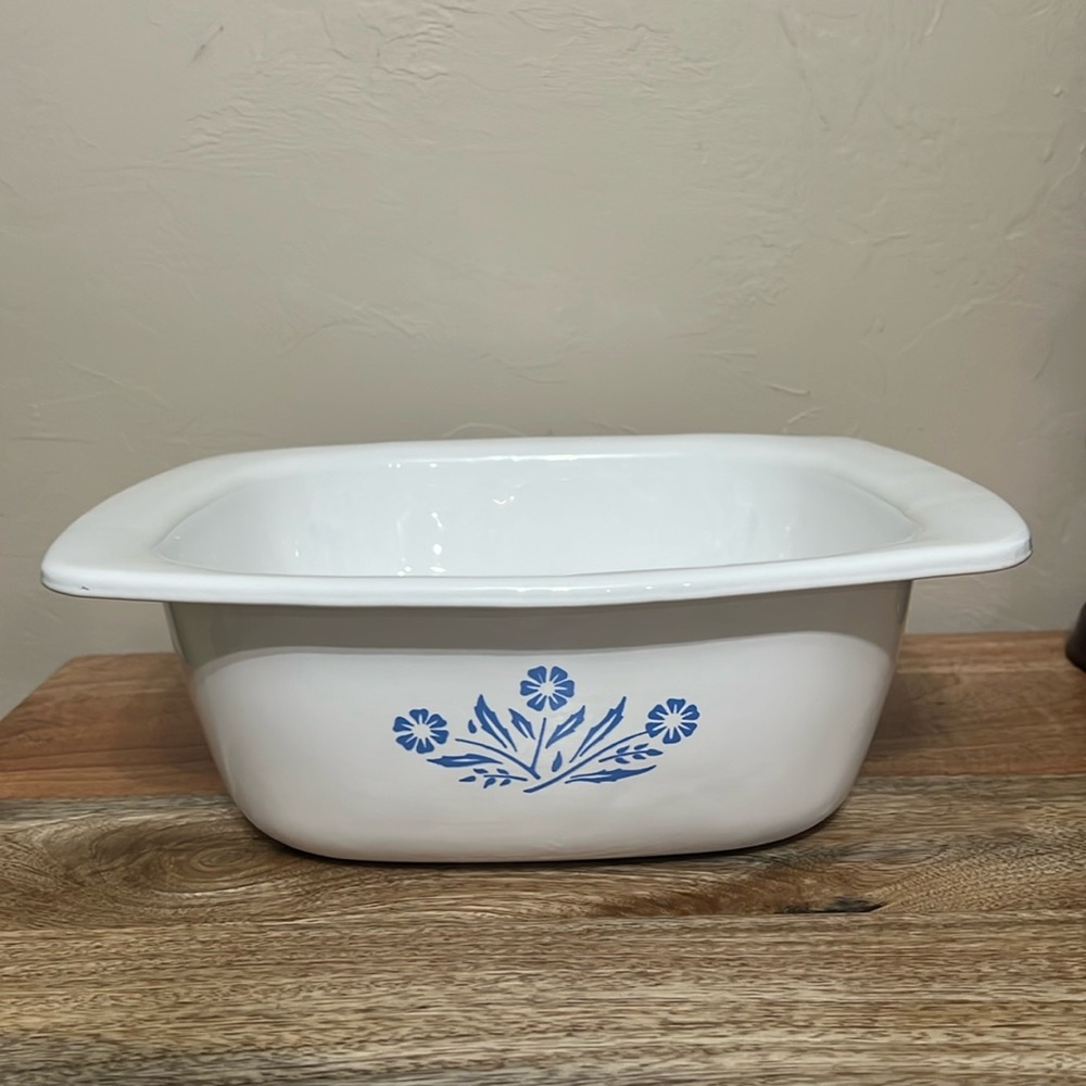 Corning Ware - blue corn flower Dutch Oven P-34-B